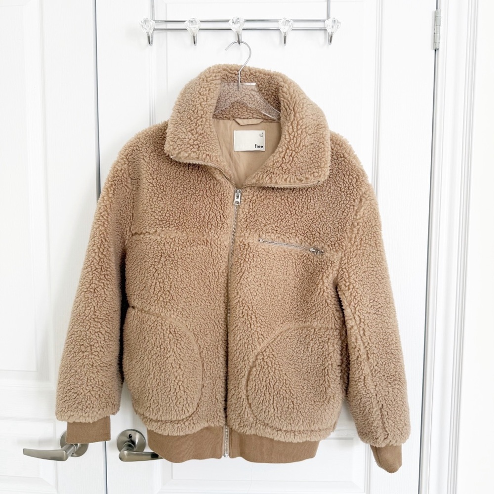 Aritzia Wilfred Free Teddy Bear Coat Jacket / Size S Small